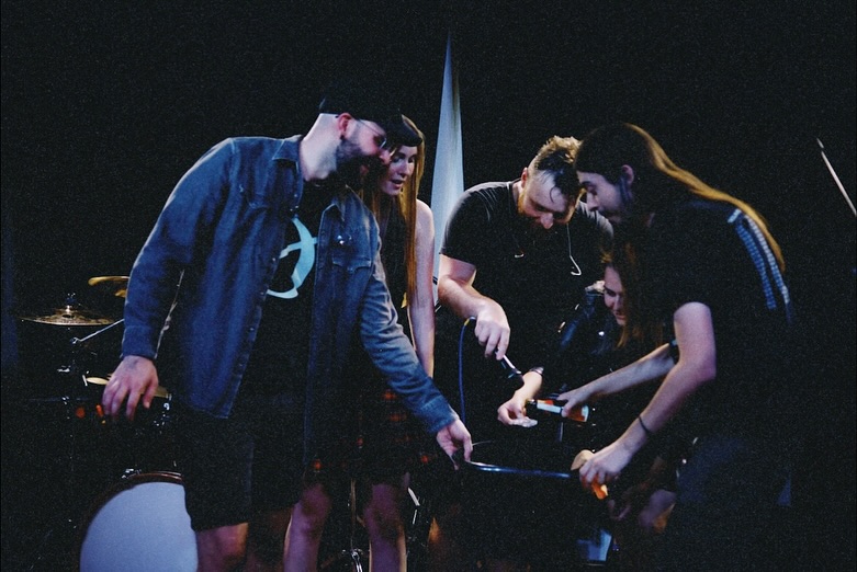 A máme tu 2. várku fotek ze křtu. Ještě jednou moc děkujeme všem, kteří přišli 🖤

foto: @pepasemler 
edit: @35mm_of_ivi